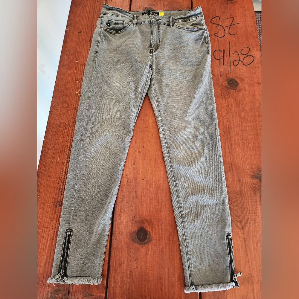 KanCan grey skinny jean